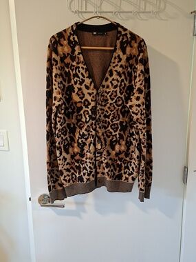 Simons Classic Black & Tan Leopard Print V-neck Cotton Cardigan (Size M)
